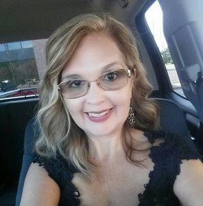 Meet your Posher, Debbie